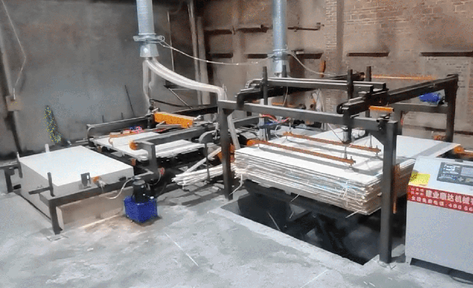 伺服系統(tǒng)  無人操作鋸邊機(jī)